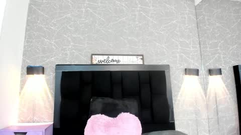 Nina online show from 01/21/25, 06:54