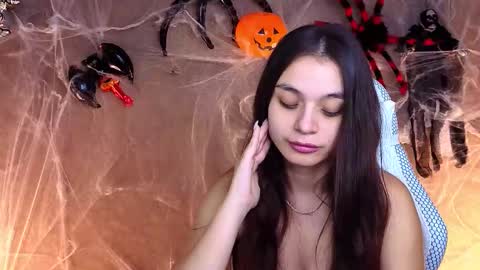 Snapshot of nina_fierce chatting on 10/20/25, 02:23 Ketrin online show from 10/20/25, 02:23