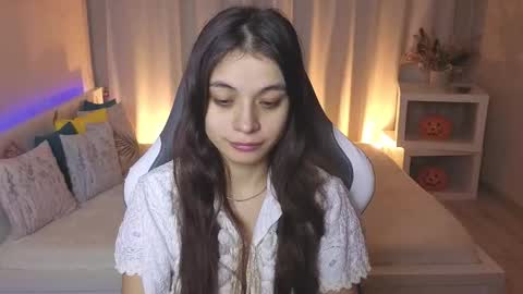 Snapshot of nina_fierce chatting on 11/14/25, 02:43 Ketrin online show from 11/14/25, 02:43