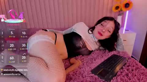 Snapshot of nina_ford_ chatting on 12/05/25, 03:59 nina_ford_ online show from 12/05/25, 03:59