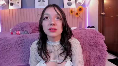 nina_ford_ online show from 04/14/26, 08:09