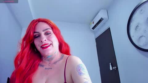 nina_foxx02 online show from 11/26/25, 08:21