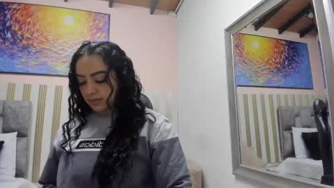 Snapshot of nina_glow_ chatting on 04/22/26, 11:12 nina_glow_ online show from 04/22/26, 11:12