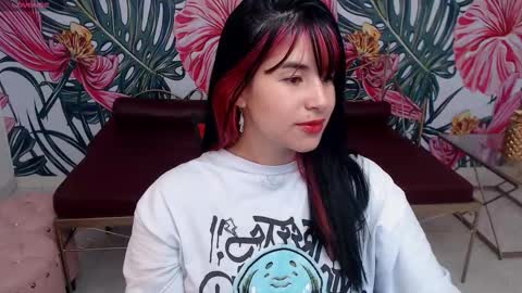 Nina online show from 09/18/25, 08:11