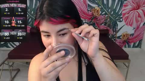 Nina online show from 10/10/25, 09:25