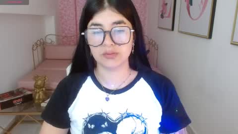 Snapshot of nina_harpper_ chatting on 04/06/26, 01:23 Nina online show from 04/06/26, 01:23