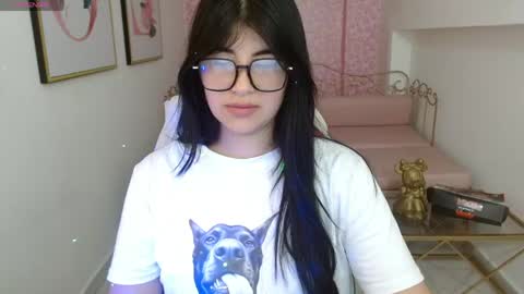 Snapshot of nina_harpper_ chatting on 04/13/26, 01:05 Nina online show from 04/13/26, 01:05