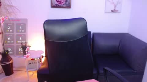 Snapshot of nina_petitte chatting on 05/10/26, 12:21 nina_petitte online show from 05/10/26, 12:21