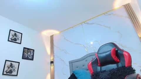  N I N A online show from 12/16/25, 03:50