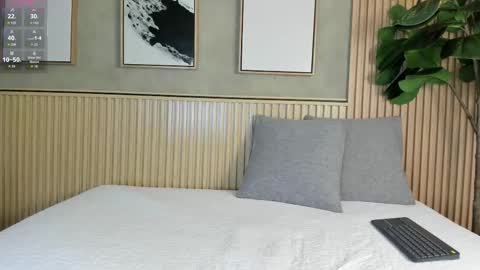 NINA online show from 09/22/25, 12:29