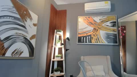 Nina online show from 02/13/26, 10:55