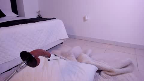 Snapshot of nina_sweetz chatting on 05/22/26, 06:02 Nina online show from 05/22/26, 06:02