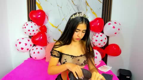 Nina online show from 02/17/26, 08:04