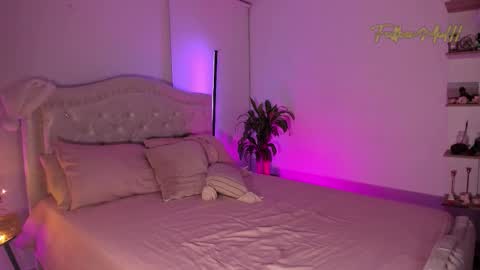 Snapshot of ninaa_sky chatting on 12/04/25, 12:31 online show from 12/04/25, 12:31