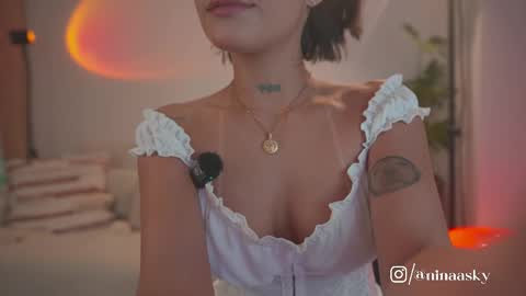 Snapshot of ninaa_sky chatting on 05/29/26, 11:47 online show from 05/29/26, 11:47