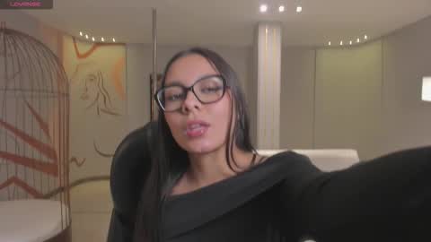Nina online show from 10/23/25, 02:22