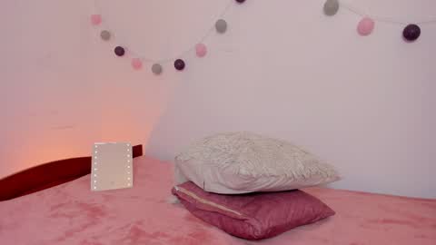 Nina online show from 10/17/25, 03:47