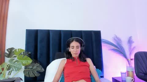 Nina online show from 09/12/25, 06:19