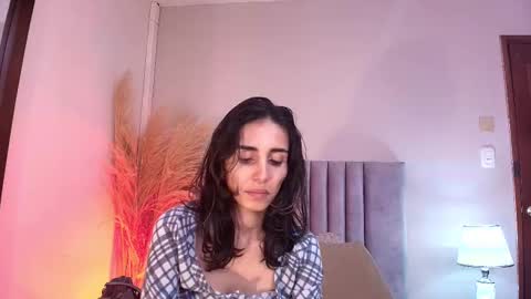 Nina online show from 09/30/25, 06:02