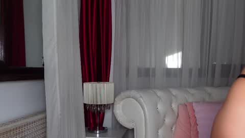 NinaCrystal online show from 02/14/25, 12:14