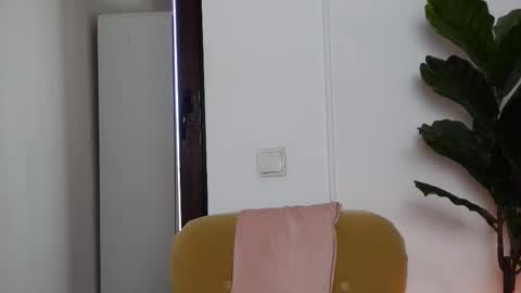 NinaCrystal online show from 11/12/25, 08:26