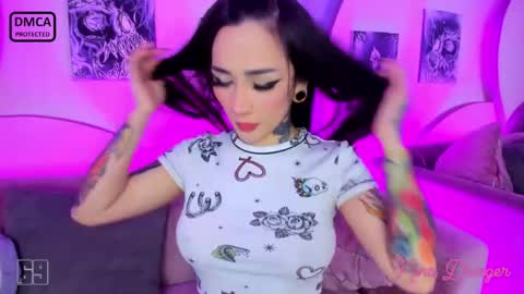 Snapshot of ninadanger chatting on 12/05/24, 01:06 Heyyy guys Im Ninas crazy online show from 12/05/24, 01:06