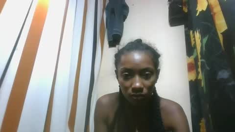 ninaeaa online show from 11/18/25, 06:51