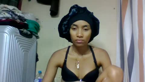Snapshot of ninaeaa chatting on 06/15/26, 05:37 ninaeaa online show from 06/15/26, 05:37