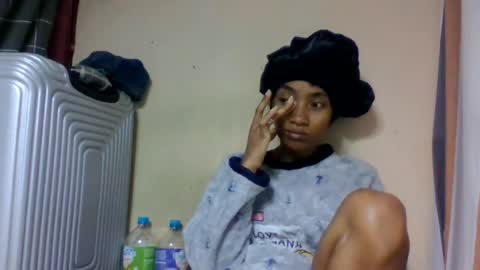 Snapshot of ninaeaa chatting on 06/18/26, 12:22 ninaeaa online show from 06/18/26, 12:22