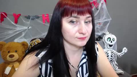 ninaflawlees online show from 10/24/25, 11:50