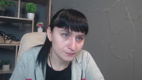 ninaflawlees online show from 12/01/25, 12:54