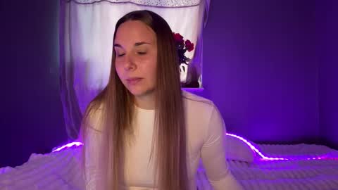 Snapshot of ninaglow_ chatting on 09/24/25, 01:47 ninaglow_ online show from 09/24/25, 01:47