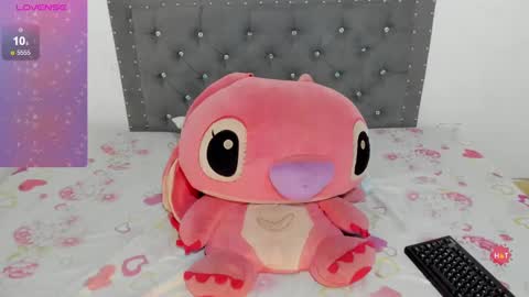 Snapshot of ninagrey03 chatting on 01/23/25, 11:36 Valentina online show from 01/23/25, 11:36