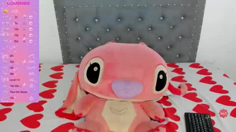 Snapshot of ninagrey03 chatting on 02/15/25, 11:03 Valentina online show from 02/15/25, 11:03