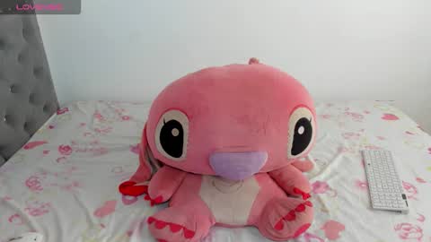 Snapshot of ninagrey03 chatting on 09/28/25, 03:28 Valentina online show from 09/28/25, 03:28