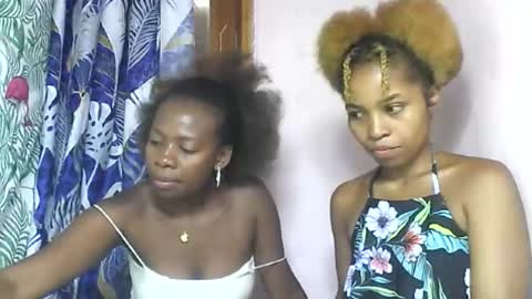 Snapshot of ninah9794 chatting on 11/28/25, 07:22 Ninah9794 online show from 11/28/25, 07:22