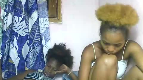 Snapshot of ninah9794 chatting on 11/30/25, 08:35 Ninah9794 online show from 11/30/25, 08:35