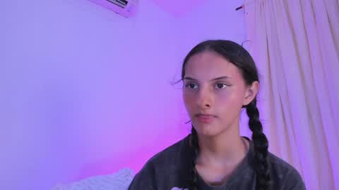 Snapshot of ninahtx chatting on 04/12/26, 10:04 ninahtx online show from 04/12/26, 10:04