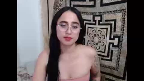 Snapshot of ninakravtz chatting on 12/23/24, 10:12 N I N A online show from 12/23/24, 10:12