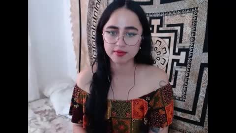 Snapshot of ninakravtz chatting on 12/28/24, 09:40 N I N A online show from 12/28/24, 09:40