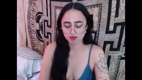 Snapshot of ninakravtz chatting on 01/09/25, 06:47 N I N A online show from 01/09/25, 06:47