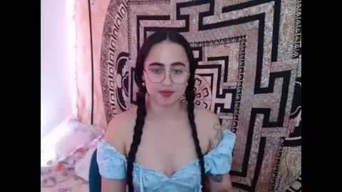 Snapshot of ninakravtz chatting on 01/11/25, 03:42 N I N A online show from 01/11/25, 03:42