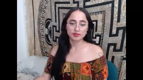 Snapshot of ninakravtz chatting on 01/15/25, 10:57 N I N A online show from 01/15/25, 10:57