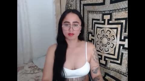 Snapshot of ninakravtz chatting on 01/21/25, 11:02 N I N A online show from 01/21/25, 11:02