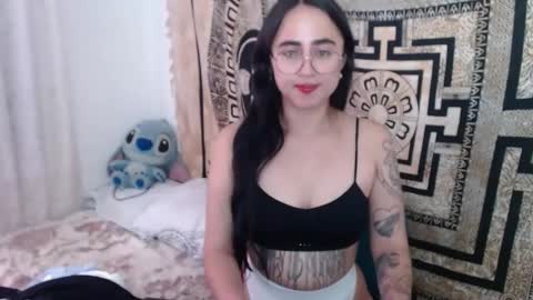 Snapshot of ninakravtz chatting on 01/23/25, 05:52 N I N A online show from 01/23/25, 05:52