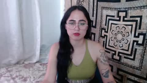 Snapshot of ninakravtz chatting on 01/27/25, 06:41 N I N A online show from 01/27/25, 06:41