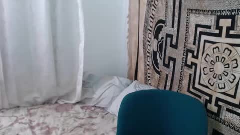 Snapshot of ninakravtz chatting on 01/27/25, 09:44 N I N A online show from 01/27/25, 09:44