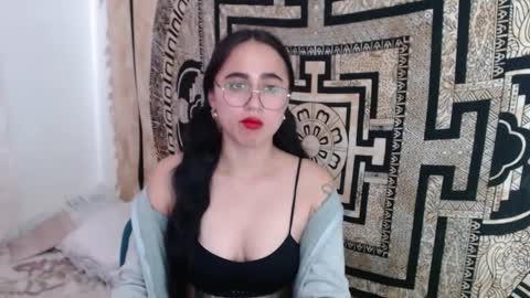 Snapshot of ninakravtz chatting on 01/28/25, 02:42 N I N A online show from 01/28/25, 02:42