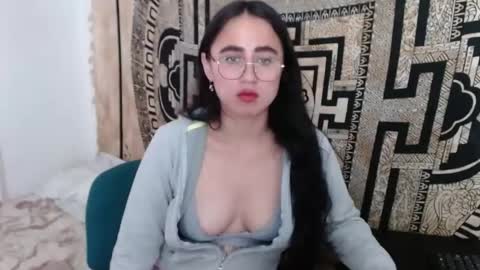 Snapshot of ninakravtz chatting on 02/03/25, 12:36 N I N A online show from 02/03/25, 12:36