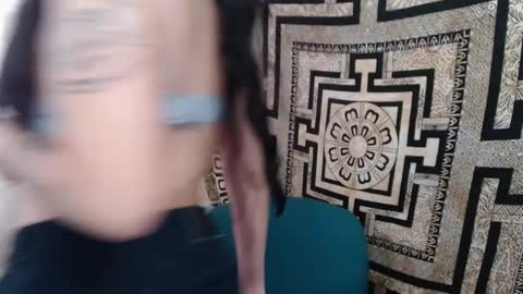 Snapshot of ninakravtz chatting on 02/03/25, 08:35 N I N A online show from 02/03/25, 08:35